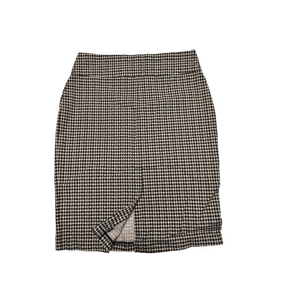 SOHO Black & Ivory Houndstooth Pencil Pull On Skirt Size Medium - Picture 6 of 7